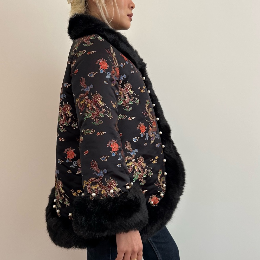 *SOLD* Vintage Oriental Satin Jacquard Cape Jacket w/ Pearl Beaded Faux Fur Trim - Picture 2 of 12